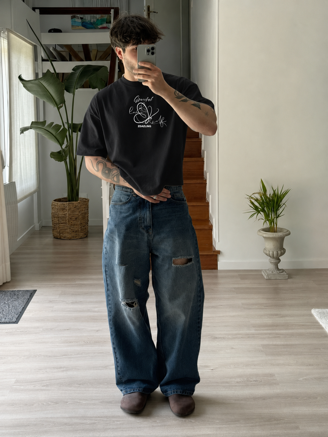 VAIREN "Graceful Love" Oversized T-Shirt – Jet Black